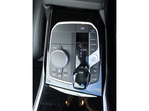 BMW 3-serie 320i Executive Edition NL AUTO | STOELVERW | CARPLAY | ActivLease financial lease