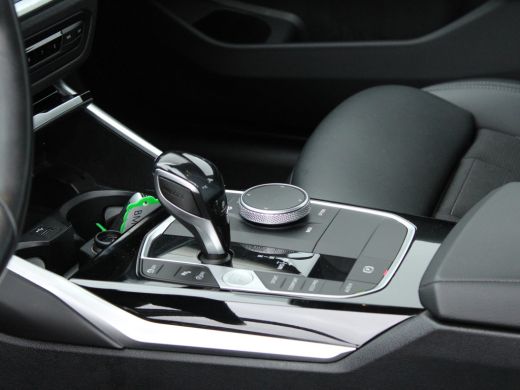 BMW 3-serie 320i Executive Edition NL AUTO | STOELVERW | CARPLAY | ActivLease financial lease