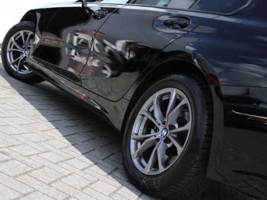 BMW 3-serie 320i Executive Edition NL AUTO | STOELVERW | CARPLAY | ActivLease financial lease