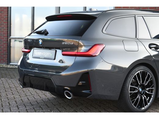 BMW 3 Serie Touring 320d M-Sport Pano ACC El-zetels Dravit Adp-onderstel Adp-LED ActivLease financial lease