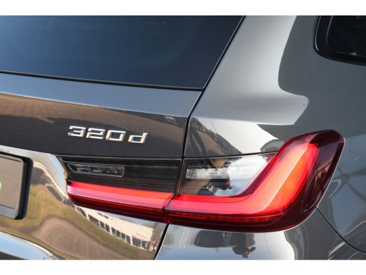 BMW 3 Serie Touring 320d M-Sport Dravit Pano ACC El-zetels Adp-onderstel Adp-LED ActivLease financial lease