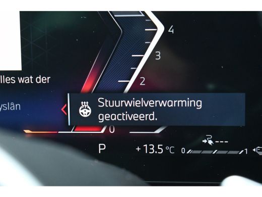BMW 3 Serie Touring 320e M-Sport ACC HUD Sfeer Camera HiFi Stuurverw ActivLease financial lease
