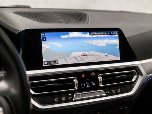 BMW 3 Serie Touring 320i Sportline Shadow 184Pk Automaat (APPLE CARPLAY, GROOT NAVI, CAMERA, LEDER, ADAPTIVE ... ActivLease financial lease