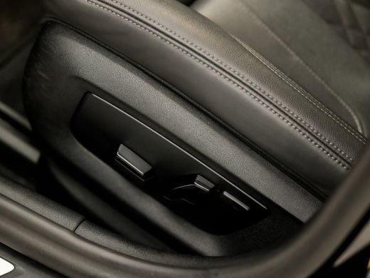 BMW 5 Serie 530e xDrive M Sport 293Pk Automaat (APPLE CARPLAY, M PAKKET, ADAPTIVE CRUISE, SFEERVERLICHTING, S... ActivLease financial lease