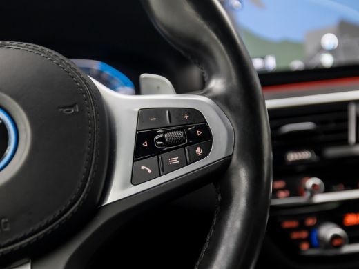 BMW 5 Serie 530e xDrive M Sport 293Pk Automaat (APPLE CARPLAY, M PAKKET, ADAPTIVE CRUISE, SFEERVERLICHTING, S... ActivLease financial lease
