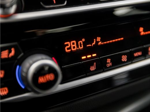 BMW 5 Serie 530e xDrive M Sport 293Pk Automaat (APPLE CARPLAY, M PAKKET, ADAPTIVE CRUISE, SFEERVERLICHTING, S... ActivLease financial lease