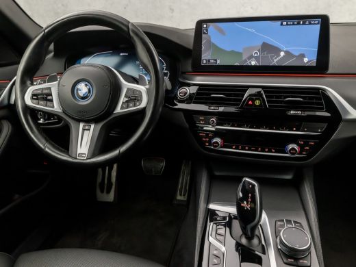 BMW 5 Serie 530e xDrive M Sport 293Pk Automaat (APPLE CARPLAY, M PAKKET, ADAPTIVE CRUISE, SFEERVERLICHTING, S... ActivLease financial lease