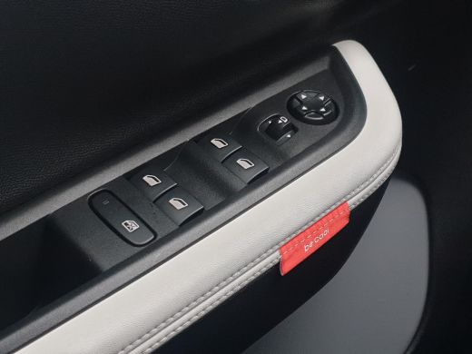 Citroën ë-C3 Citroën ë-C3 Max 44 kWh| 17" lichtmetalen velgen 'Atacamite' | Achteruitrijcamera | Boordlader 11... ActivLease financial lease