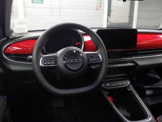Fiat 600E Fiat RED 54 kWh / Parkeersensoren / Climate Control / LED / Keyless Start / ActivLease financial lease