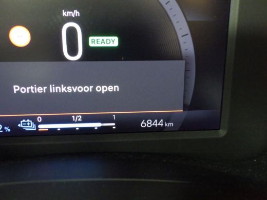 Fiat 600E Fiat RED 54 kWh / Parkeersensoren / Climate Control / LED / Keyless Start / ActivLease financial lease