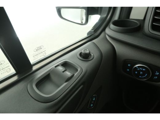 Ford Transit Custom 300 2.0 TDCI L1H1 Automaat Airco Cruise 3 Persoons PDC 2xSchuifdeur Elektrpakket Trekhaak ActivLease financial lease