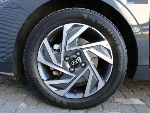 Hyundai i20 Hyundai 1.0 T-GDI Comfort Smart | Armsteun voor | Elektronisch Stabiliteits Programma | Navigatie... ActivLease financial lease