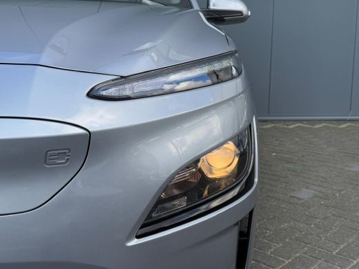 Hyundai KONA Electric Hyundai 64 kWh 204pk Pure | LED | Camera | Climate | Carplay | Keyless | Navigatie | 17" Lichtmet... ActivLease financial lease