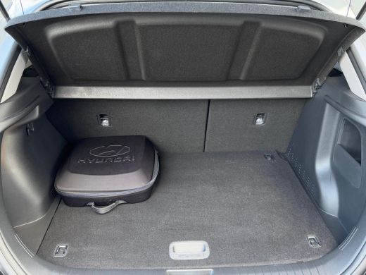 Hyundai KONA Electric Hyundai 64 kWh 204pk Pure | LED | Camera | Climate | Carplay | Keyless | Navigatie | 17" Lichtmet... ActivLease financial lease