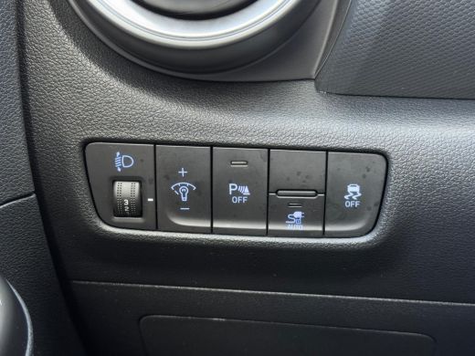 Hyundai KONA Electric Hyundai 64 kWh 204pk Pure | LED | Camera | Climate | Carplay | Keyless | Navigatie | 17" Lichtmet... ActivLease financial lease