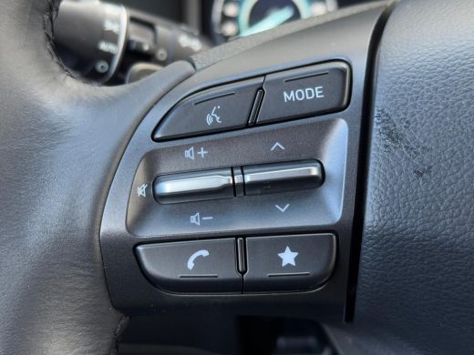 Hyundai KONA Electric Hyundai 64 kWh 204pk Pure | LED | Camera | Climate | Carplay | Keyless | Navigatie | 17" Lichtmet... ActivLease financial lease