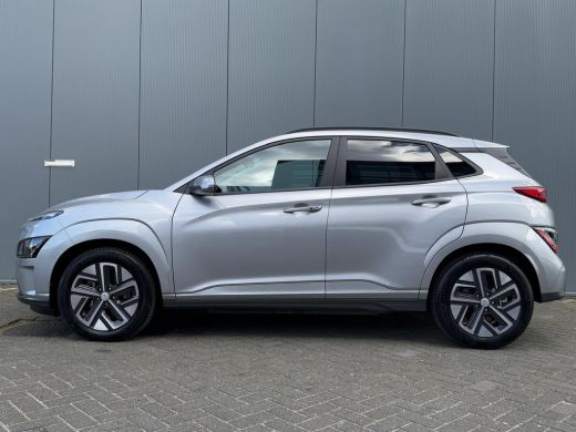 Hyundai KONA Electric Hyundai 64 kWh 204pk Pure | LED | Camera | Climate | Carplay | Keyless | Navigatie | 17" Lichtmet... ActivLease financial lease