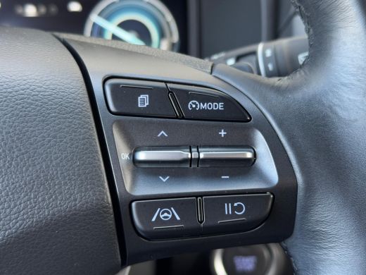 Hyundai KONA Electric Hyundai 64 kWh 204pk Pure | LED | Camera | Climate | Carplay | Keyless | Navigatie | 17" Lichtmet... ActivLease financial lease