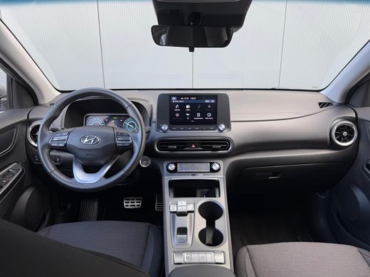 Hyundai KONA Electric Hyundai 64 kWh 204pk Pure | LED | Camera | Climate | Carplay | Keyless | Navigatie | 17" Lichtmet... ActivLease financial lease