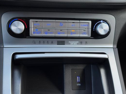 Hyundai KONA Electric Hyundai 64 kWh 204pk Pure | LED | Camera | Climate | Carplay | Keyless | Navigatie | 17" Lichtmet... ActivLease financial lease