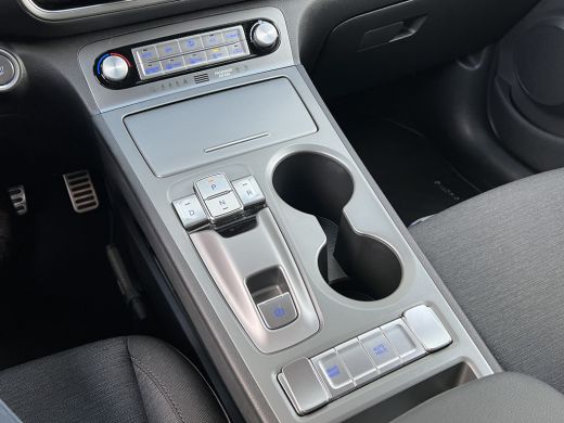 Hyundai KONA Electric Hyundai 64 kWh 204pk Pure | LED | Camera | Climate | Carplay | Keyless | Navigatie | 17" Lichtmet... ActivLease financial lease