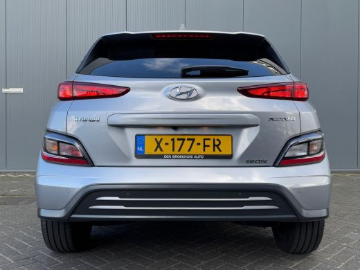 Hyundai KONA Electric Hyundai 64 kWh 204pk Pure | LED | Camera | Climate | Carplay | Keyless | Navigatie | 17" Lichtmet... ActivLease financial lease