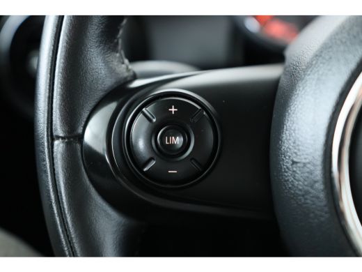 Mini Mini 1.5 One First | Dealer Onderhouden! | Airco | Parkeersensoren | Lichtmetalen Velgen | Bluetooth |... ActivLease financial lease