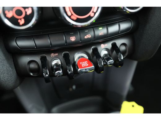 Mini Mini 1.5 One First | Dealer Onderhouden! | Airco | Parkeersensoren | Lichtmetalen Velgen | Bluetooth |... ActivLease financial lease