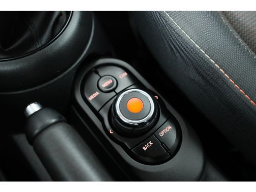 Mini Mini 1.5 One First | Dealer Onderhouden! | Airco | Parkeersensoren | Lichtmetalen Velgen | Bluetooth |... ActivLease financial lease