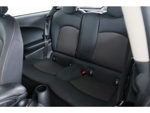 Mini Mini 1.5 One First | Dealer Onderhouden! | Airco | Parkeersensoren | Lichtmetalen Velgen | Bluetooth |... ActivLease financial lease