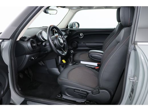 Mini Mini 1.5 One First | Dealer Onderhouden! | Airco | Parkeersensoren | Lichtmetalen Velgen | Bluetooth |... ActivLease financial lease
