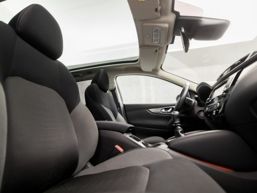 Nissan QASHQAI 1.2 N-Connecta (PANORAMADAK, NAVIGATIE, CLIMATE, 360 CAMERA, KEYLESS, SPORTSTOELEN, GETINT GLAS, ... ActivLease financial lease