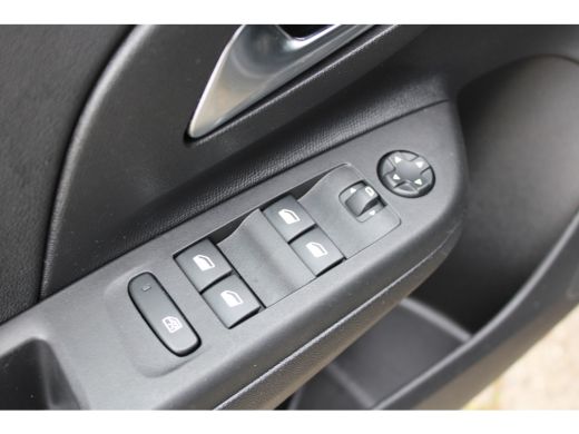 Opel Corsa 1.2 Elegance / Parkeersensoren / Climate Control / Carplay / 16'' LMV / ActivLease financial lease
