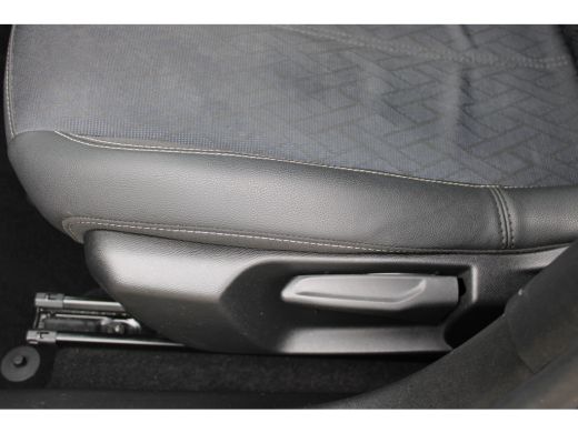 Opel Corsa 1.2 Elegance / Parkeersensoren / Climate Control / Carplay / 16'' LMV / ActivLease financial lease