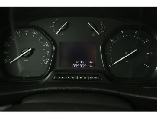 Opel Vivaro 2.0 CDTI L3H1 Airco Carplay Cruise 360Camera LED 3 Persoons Navigatie PDC Elektrpakket Trekhaak ActivLease financial lease