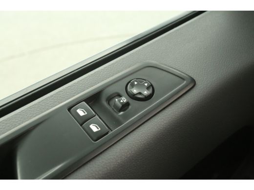 Opel Vivaro 2.0 CDTI L3H1 Airco Carplay Cruise 360Camera LED 3 Persoons Navigatie PDC Elektrpakket Trekhaak ActivLease financial lease