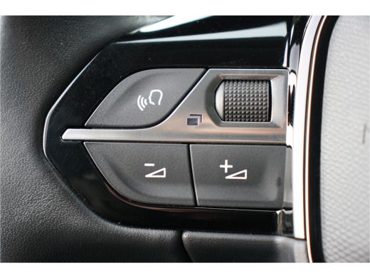 Peugeot 2008 1.2 PURETECH 100PK ALLURE PACK | Achteruitrijcamera | Achteruitrijcamera | Airco (automatisch) ActivLease financial lease