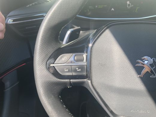 Peugeot 2008 1.2 PureTech GT Pack | Achteruitrijcamera | Cruise control adaptief met Stop&Go en stuurhulp | DA... ActivLease financial lease
