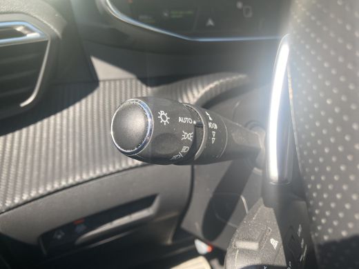 Peugeot 2008 1.2 PureTech GT Pack | Achteruitrijcamera | Cruise control adaptief met Stop&Go en stuurhulp | DA... ActivLease financial lease