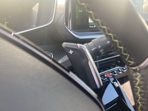 Peugeot 2008 1.2 PureTech GT Pack | Achteruitrijcamera | Cruise control adaptief met Stop&Go en stuurhulp | DA... ActivLease financial lease