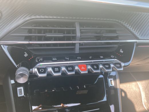 Peugeot 2008 1.2 PureTech GT Pack | Achteruitrijcamera | Cruise control adaptief met Stop&Go en stuurhulp | DA... ActivLease financial lease