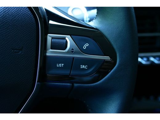 Peugeot 208 1.2 PURETECH 100PK 5-DRS ALLURE / NAVI / LED / CLIMA / PDC / 16"LMV / CAMERA / WINTERPAKKET / BLU... ActivLease financial lease