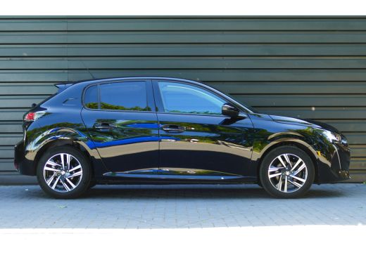 Peugeot 208 1.2 PURETECH 100PK 5-DRS ALLURE / NAVI / LED / CLIMA / PDC / 16"LMV / CAMERA / WINTERPAKKET / BLU... ActivLease financial lease
