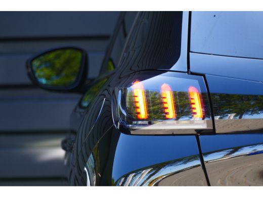 Peugeot 208 1.2 PURETECH 100PK 5-DRS ALLURE / NAVI / LED / CLIMA / PDC / 16"LMV / CAMERA / WINTERPAKKET / BLU... ActivLease financial lease