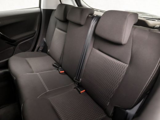 Peugeot 208 1.2 PureTech Sport (NAVIGATIE, CRUISE, ELEK RAMEN, SPORTSTOELEN, ARMSTEUN, BLUETOOTH, NIEUWE APK,... ActivLease financial lease