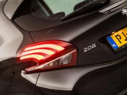 Peugeot 208 1.2 PureTech Sport (NAVIGATIE, CRUISE, ELEK RAMEN, SPORTSTOELEN, ARMSTEUN, BLUETOOTH, NIEUWE APK,... ActivLease financial lease