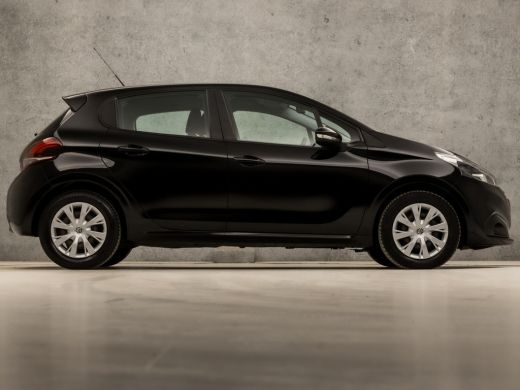 Peugeot 208 1.2 PureTech Sport (NAVIGATIE, CRUISE, ELEK RAMEN, SPORTSTOELEN, ARMSTEUN, BLUETOOTH, NIEUWE APK,... ActivLease financial lease