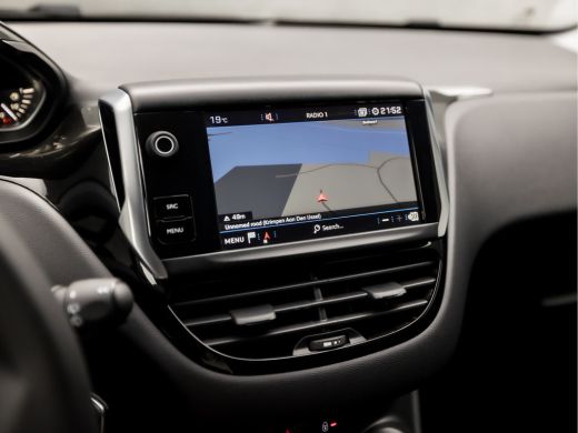 Peugeot 208 1.2 PureTech Sport (NAVIGATIE, CRUISE, ELEK RAMEN, SPORTSTOELEN, ARMSTEUN, BLUETOOTH, NIEUWE APK,... ActivLease financial lease