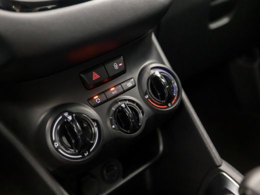 Peugeot 208 1.2 PureTech Sport (NAVIGATIE, CRUISE, ELEK RAMEN, SPORTSTOELEN, ARMSTEUN, BLUETOOTH, NIEUWE APK,... ActivLease financial lease
