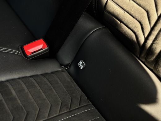 Peugeot 3008 Peugeot Hybrid 136pk GT Airco | 360 °C Camera | Alcantara bekleding | Apple Carlplay/ Android Aut... ActivLease financial lease